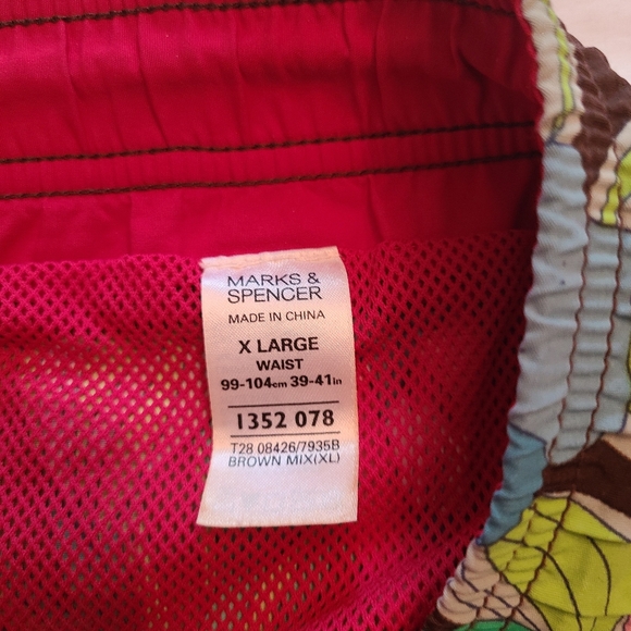 Marks and Spencer tropical swim trunks - Picture 4 of 7